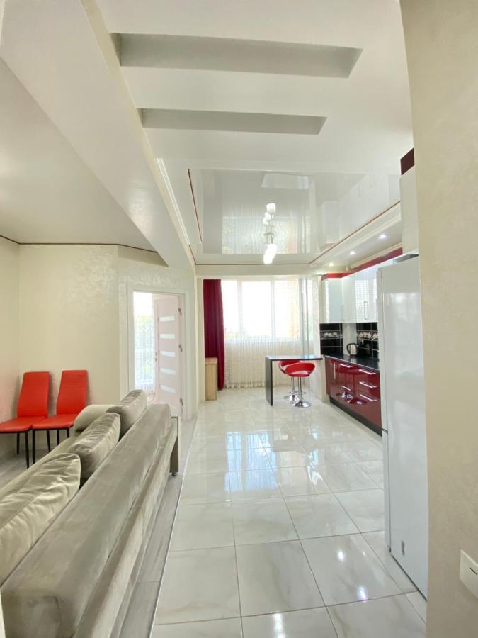 Cozy Two Bedroom Large Apartment Кишинев Екстериор снимка