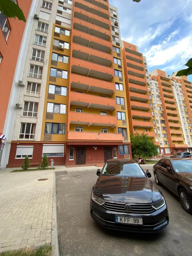 Cozy Two Bedroom Large Apartment Кишинев Екстериор снимка