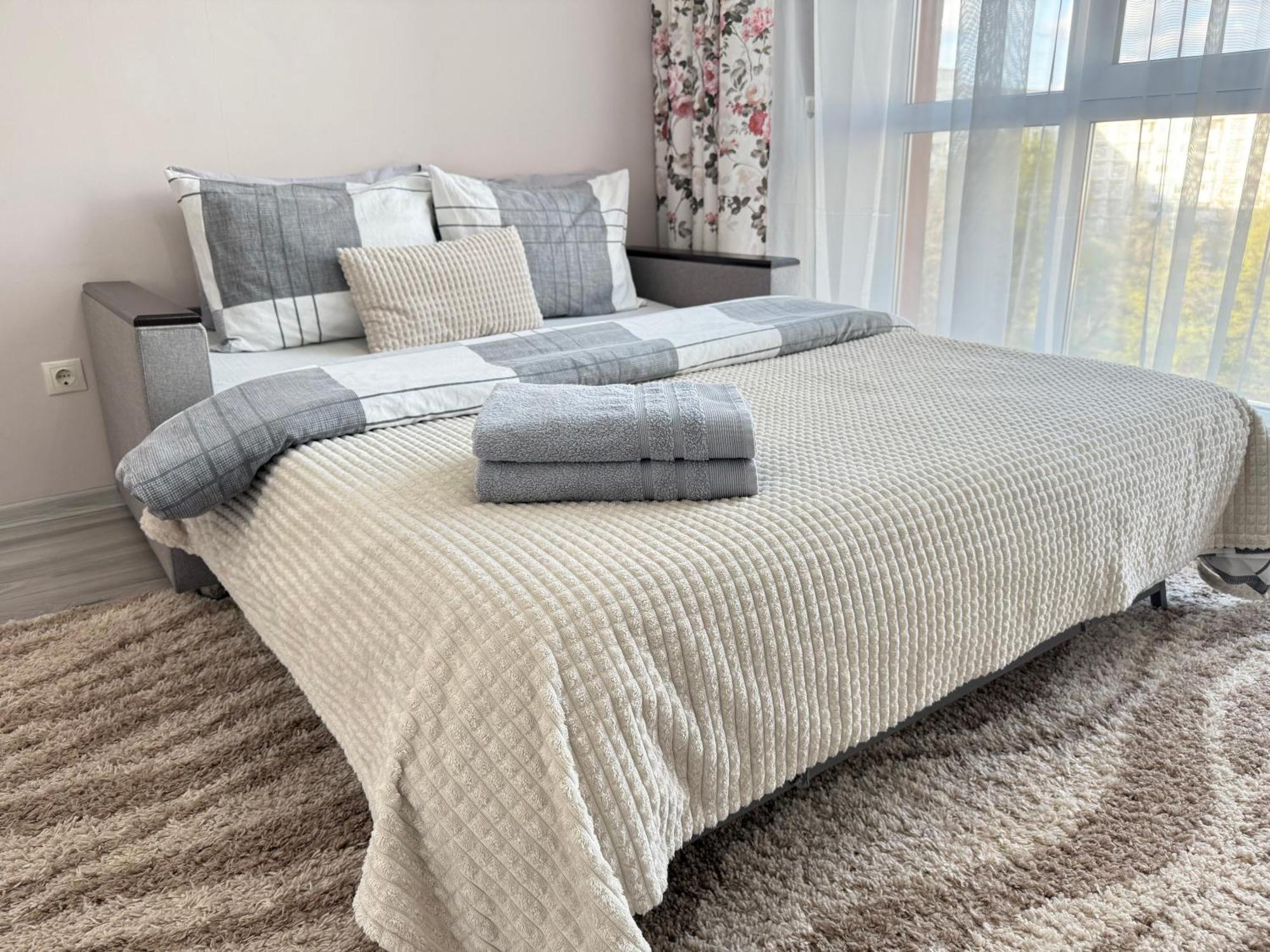 Cozy Two Bedroom Large Apartment Кишинев Екстериор снимка