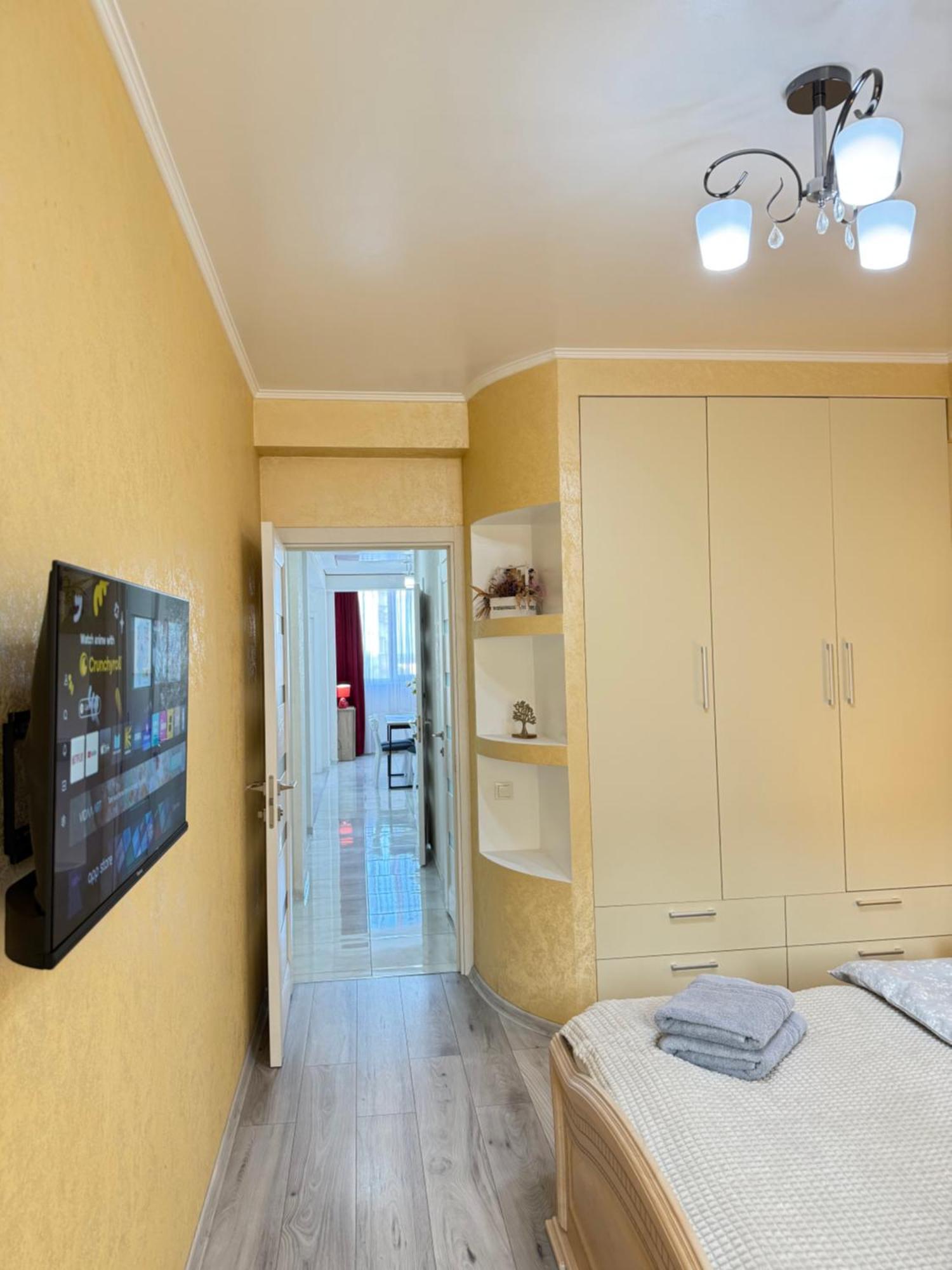Cozy Two Bedroom Large Apartment Кишинев Екстериор снимка