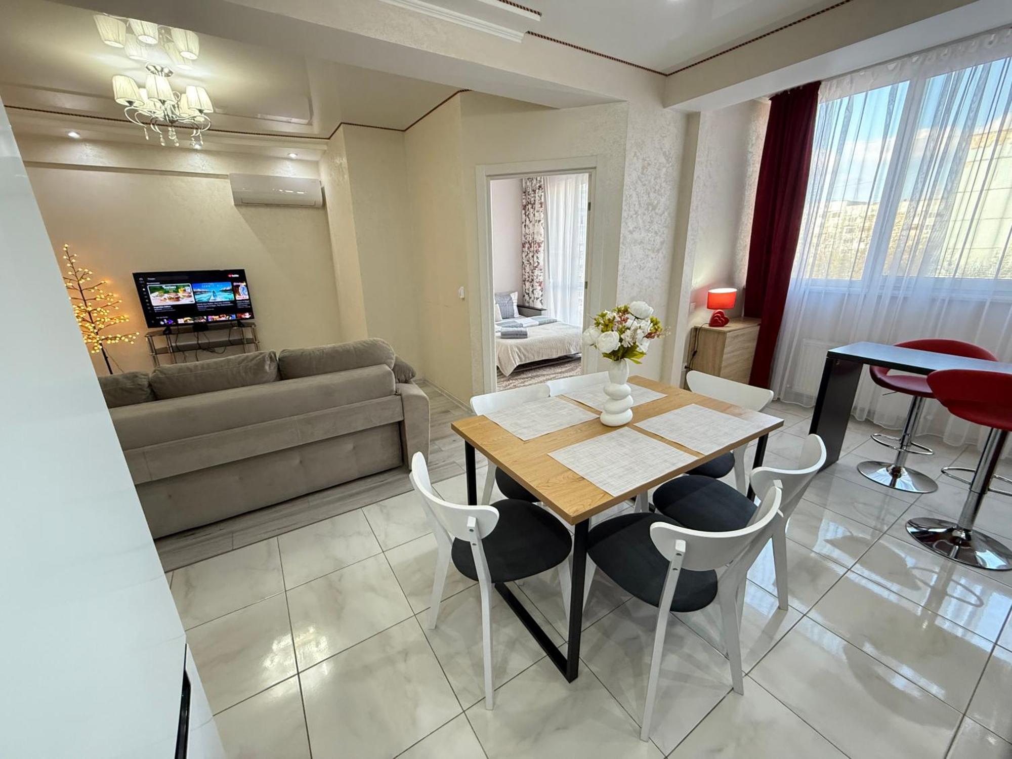 Cozy Two Bedroom Large Apartment Кишинев Екстериор снимка