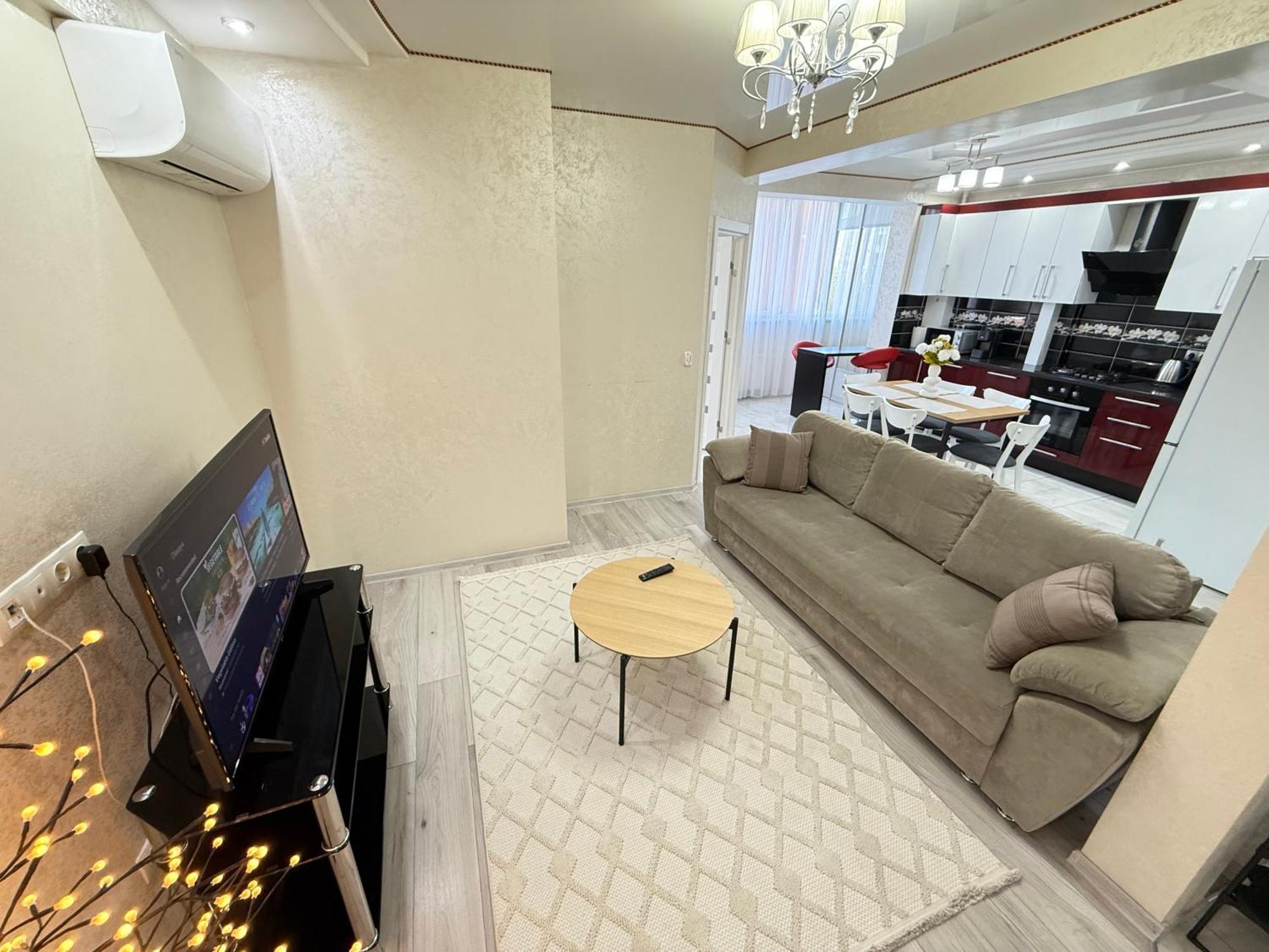 Cozy Two Bedroom Large Apartment Кишинев Екстериор снимка
