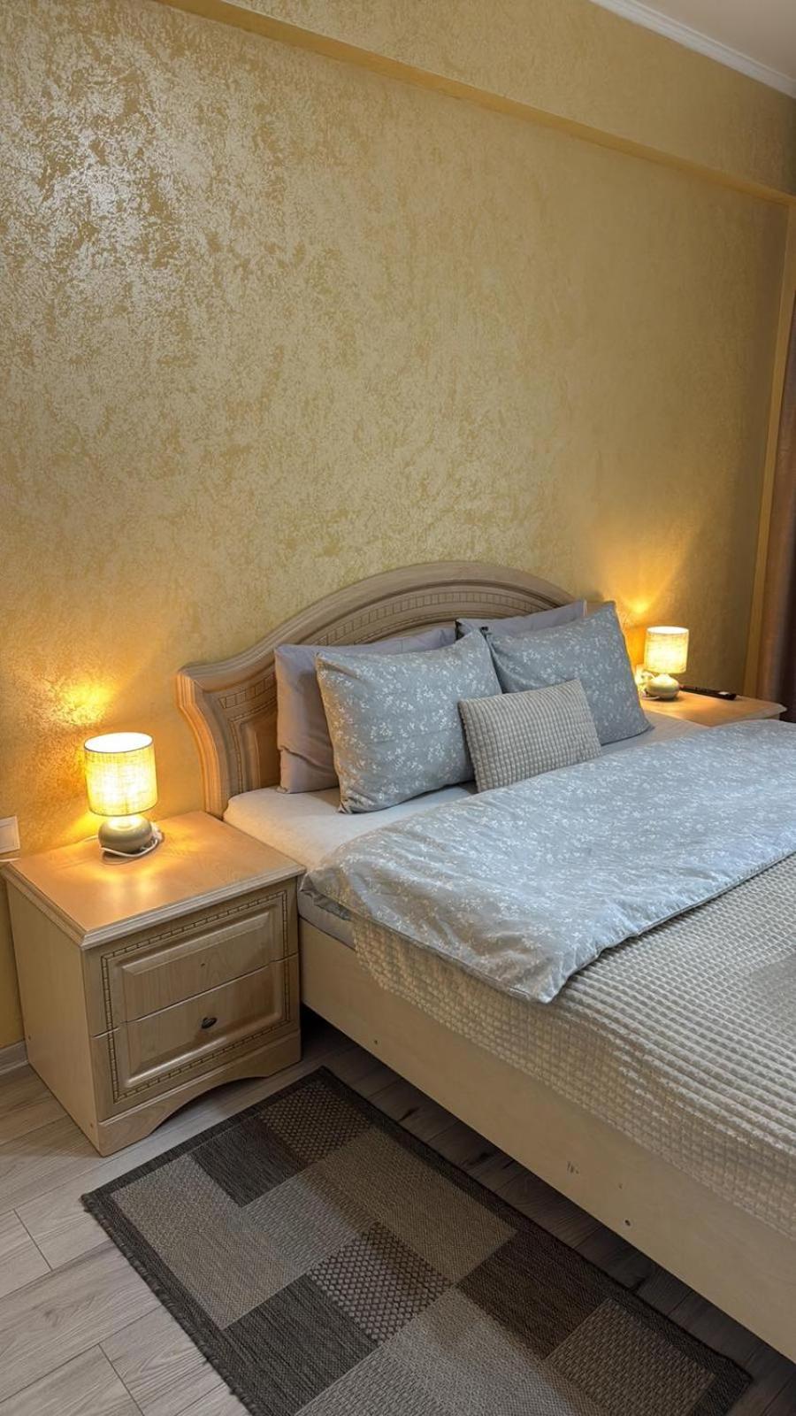 Cozy Two Bedroom Large Apartment Кишинев Екстериор снимка