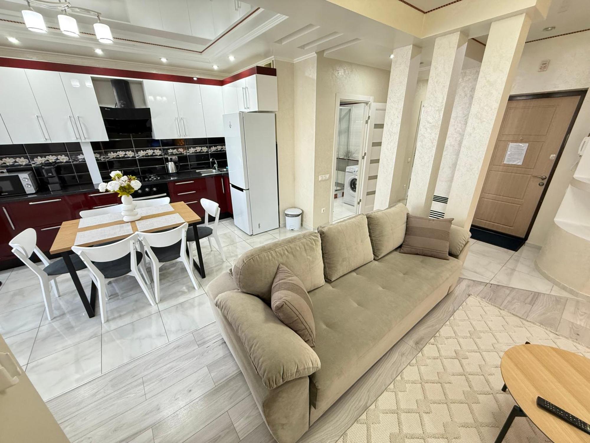 Cozy Two Bedroom Large Apartment Кишинев Екстериор снимка