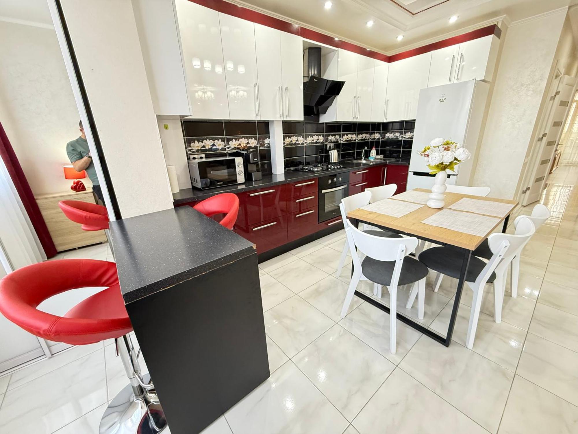 Cozy Two Bedroom Large Apartment Кишинев Екстериор снимка
