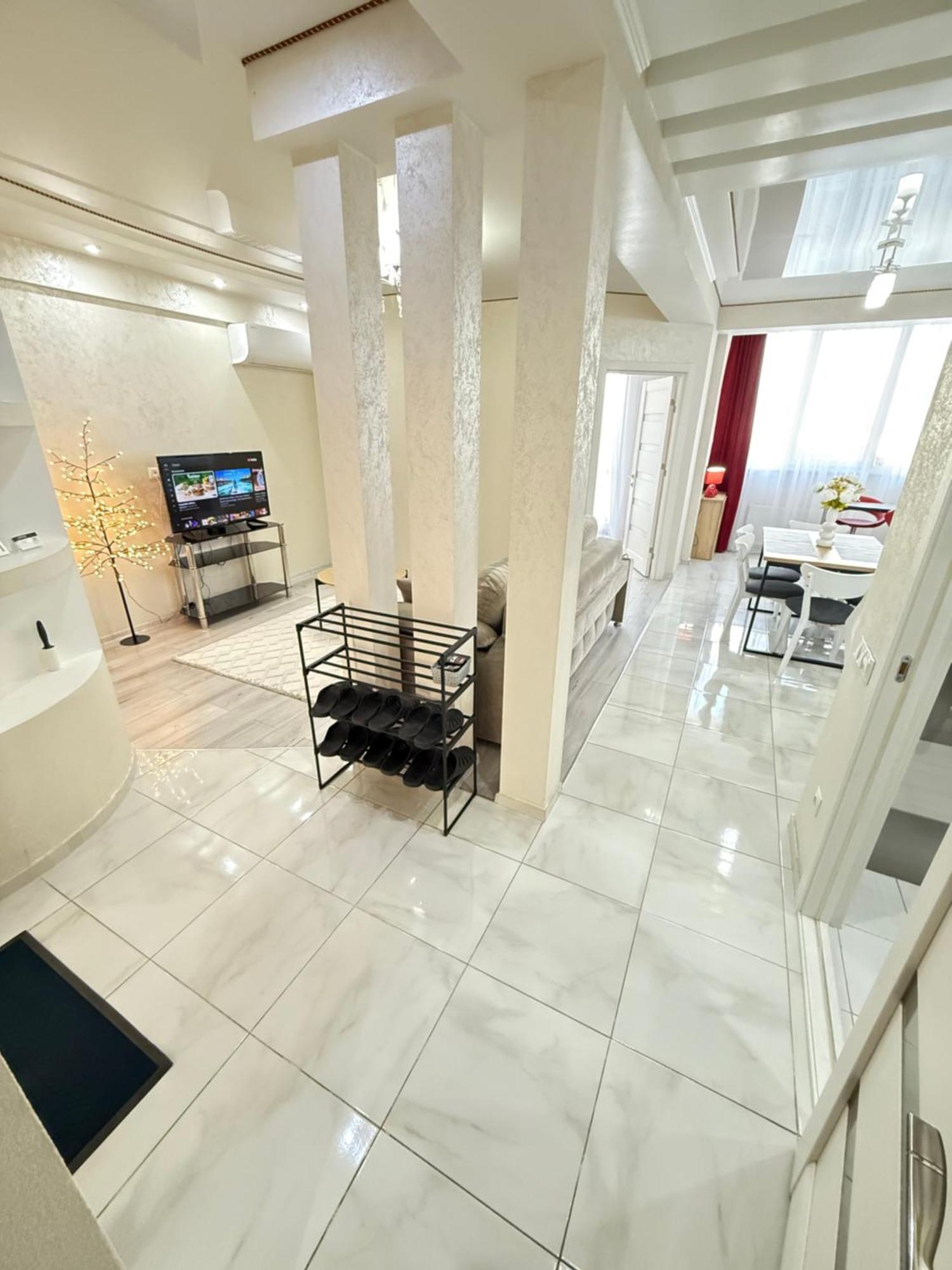 Cozy Two Bedroom Large Apartment Кишинев Екстериор снимка
