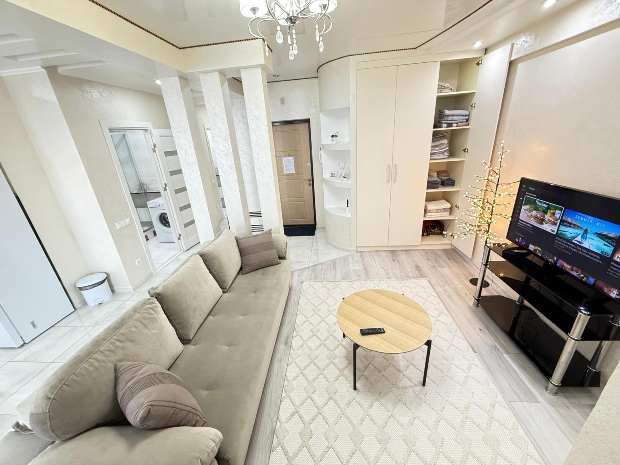 Cozy Two Bedroom Large Apartment Кишинев Екстериор снимка